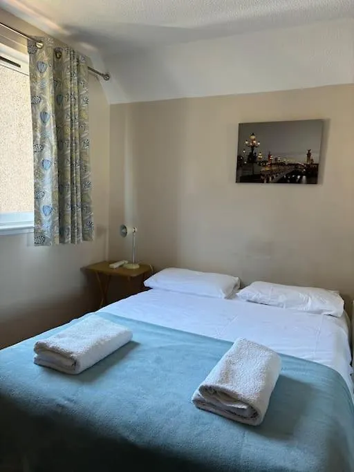 Quiet Central Apartment For Upto 4 People Edinburgh